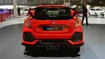 Kenapa Honda Civic Type-R 2017 Punya Tiga Ujung Knalpot?
