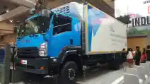Ada Kulkas Raksasa Di GIIAS 2023, Digendong Isuzu Giga