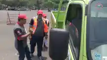 Para Driver Ini Diadu Kecakapannya Mengemudikan Truk Hino Dutro di Kemayoran