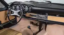Porsche Memproduksi Kembali Dasbor 911 Lawas