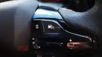  Mengaktifkan Fitur Adaptive Cruise Control Selama Perjalanan Berjam-Jam, Apakah Aman?