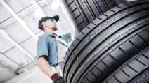  Tanda Ban Sudah Harus Diganti, Salah Satunya Timbul Retakan