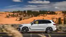 Detik-detik BMW X5 Generasi Baru Meluncur
