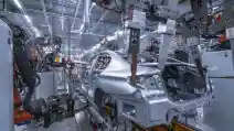  BMW Pesan 5.000 Robot Maksimalkan Produksi di Tiongkok