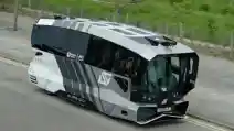 Bus Otonom Berwajah 'Predator' Tengah Uji Coba di Eropa