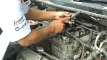 Bolehkah Membersihkan Busi Menggunakan Sikat Kawat?