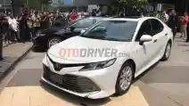  Toyota Camry Generasi Terbaru Resmi Diluncurkan. Harga Mulai Dari Rp 613 Juta
