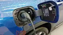  Begini Cara Charging EV Yang Baik Dan Bikin Baterai Awet