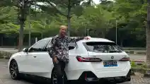 Ini Alasan Fitra Eri Memilih BMW i5 eDrive40 Dalam Mudik In Style 2025
