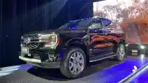 Meski Dijual Lebih Mahal, Namun Ford Everest Tetap Pede Lawan Fortuner Berkat Fitur-Fitur Ini