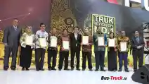 FUSO : Selain Serahkan 8 Colt Diesel, KTB Juga Bimbing Guru dan Murid SMK Ilmu Mekanik F-Step