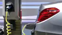 Mercedes-Benz Siapkan SUV Listrik Pesaing Tesla Model X