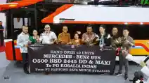  Di GIIAS 2025 DCVI Serahkan 10 Bus Mercedes-Benz