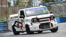 Tak Cuma Buat Angkut Barang, Hilux Rangga Juga Bisa Jadi Mobil Balap
