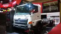  Hino Sumbangkan Mesin Dan Komponen Berstandar Euro 4 Ke Kampus-Kampus