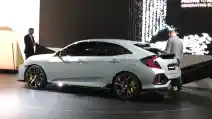 Wujud Prototipe Honda Civic Hatchback, Siap Produksi di 2017