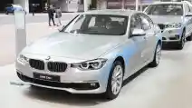  Perkenalkan, BMW 330e Hybrid Seirit 50 KM/L
