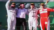 F1 Australia: Mercedes Finish 1-2, Ferrari Ancaman Nyata