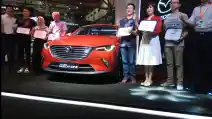 Inilah 6 Pemilik Pertama CX-3 Yang Diberi Seremonial Oleh Mazda Indonesia