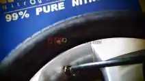  Bukan Sekadar Mitos, Ini Alasan Nitrogen Diklaim Bikin Ban Lebih Stabil