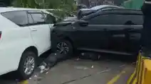  Ketika Parkir di Rest Area Cipularang Tetap Dihajar Truk