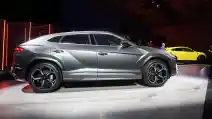  EKSKLUSIF: Lamborghini Urus Resmi Hadir Sebagai SUV Terkencang!