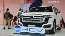 Sejarah Berulang, Mesin Bensin Kembali Jadi Opsi di Land Cruiser