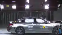 VIDEO: Crash Test Lexus ES 2018 (Euro NCAP)