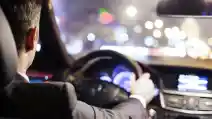  Tips Berkendara Malam Hari Bagi Pengguna Kacamata