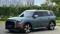  Holiday In Style 2024 : MINI Countryman SE, Funky Dan Fun To Drive