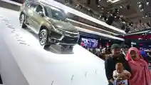 GIIAS 2017: Berusia 3 Bulan, Bayi Pajero Sport Kunjungi Booth Mitsubishi