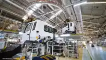  Dapur Mitsubishi Fuso Di Cakung Bisa Bikin 15 Truk Per Jam
