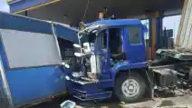 Beberapa Kebiasaan Driver Penyebab Kendaraan Besar ‘Rem Blong’ Di Turunan (1)
