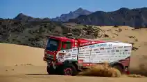 Team Hino di Rally Dakar Lakukan Strategi ini