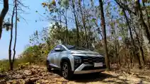 Tujuh Detail Yang Bedakan Tampilan Hyundai Stargazer dan Stargazer X