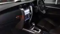 Pasang Layar Ekstra Besar Ala Tesla Tak Sampai RP 9 Juta