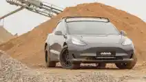 Ketika Tesla Model 3 Disulap Menjadi Mobil Gagah Ala Offroad