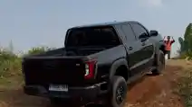 Menguji Ketangguhan Toyota Hilux 2026 di Lintasan Off-Road, Ini Keunggulannya
