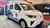  Wuling Berkolaborasi Dengan API Menampilkan Mitra EV Ambulans