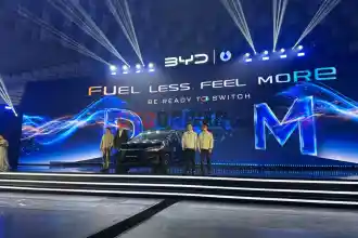 Komparasi Spesifikasi BYD M6 DM vs Chery Tiggo 8 CSH