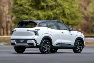 Sama-Sama Dibuat Di Indonesia, Inilah Komparasi Mitsubishi Xforce HEV dan Toyota Yaris Cross HEV